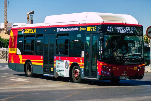 Sevilla España Septiembre 2021 Autobús Conduciendo Por Las Calles Sevilla —  Fotos de Stock