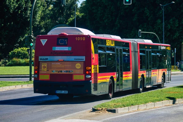 Sevilla España Septiembre 2021 Autobús Conduciendo Por Las Calles Sevilla — Foto de Stock