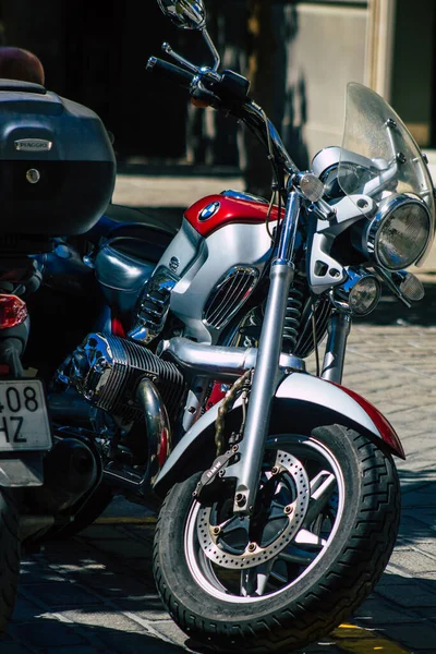 Seville Spain September 2021 Motorcycles Parked Streets Seville Emblematic City — Stock Photo, Image