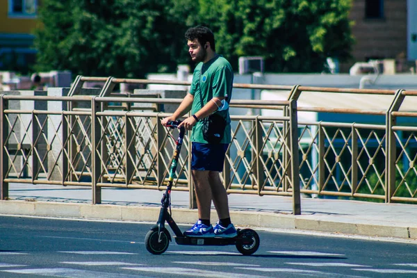 Séville Espagne Septembre 2021 Personnes Roulant Avec Scooter Électrique Dans — Photo