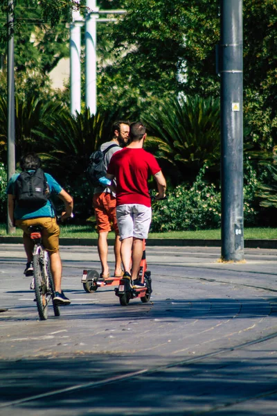 Sevilla España Septiembre 2021 Personas Rodando Con Scooter Eléctrico Las — Foto de Stock
