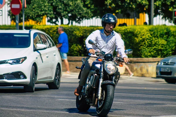 Séville Espagne Septembre 2021 Les Gens Roulent Avec Une Moto — Photo