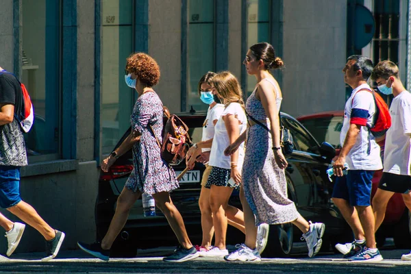 Seville Spain September 2021 Pedestrians Walking Street Zebra Crossing Coronavirus — Stock Photo, Image