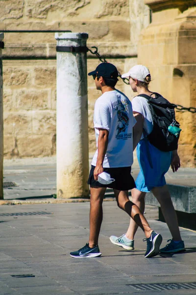 Sevilha Espanha Setembro 2021 Pedestres Andando Rua Durante Surto Coronavírus — Fotografia de Stock