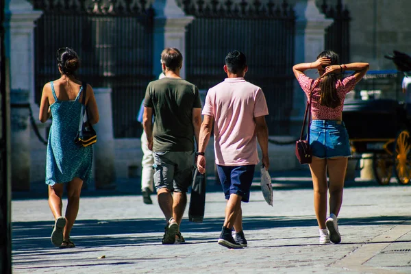 Sevilha Espanha Setembro 2021 Pedestres Andando Rua Durante Surto Coronavírus — Fotografia de Stock