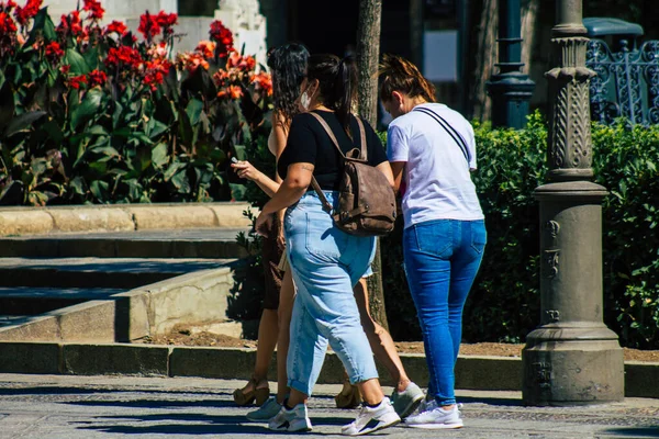 Sevilla España Septiembre 2021 Los Peatones Caminan Por Calle Durante —  Fotos de Stock