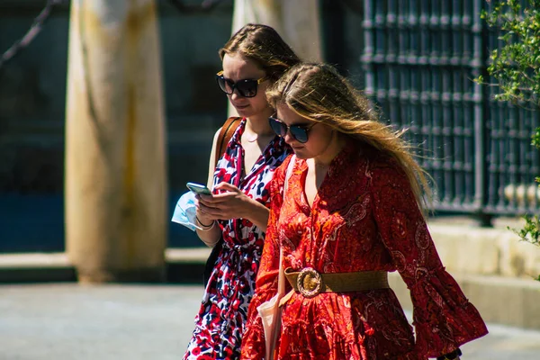 Sevilla Spanien September 2021 Fotgängare Promenader Gatan Utbrottet Coronavirus Slår — Stockfoto