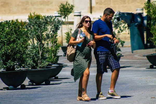 Σεβίλλη Ισπανία Σεπτεμβρίου 2021 Πεζοί Που Περπατούν Στο Δρόμο Κατά — Φωτογραφία Αρχείου