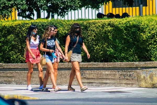 Sevilha Espanha Setembro 2021 Pedestres Andando Rua Durante Surto Coronavírus — Fotografia de Stock