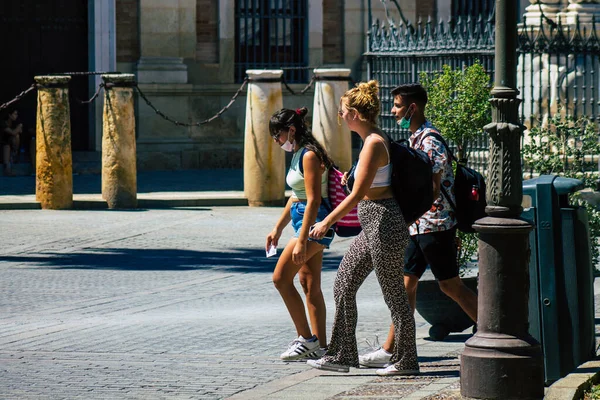 Sevilha Espanha Setembro 2021 Pedestres Andando Rua Durante Surto Coronavírus — Fotografia de Stock