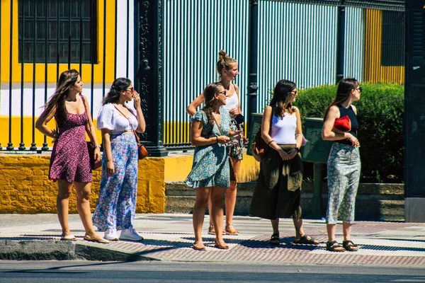 Sevilha Espanha Setembro 2021 Pedestres Andando Rua Durante Surto Coronavírus — Fotografia de Stock