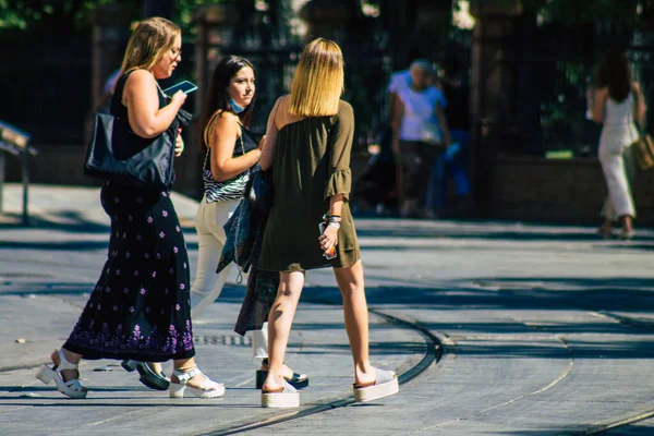 Sevilla España Septiembre 2021 Los Peatones Caminan Por Calle Durante — Foto de Stock