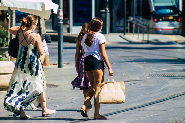 Севилья Испания Сентября 2021 Года Пешеходы Идущие Улице Время Вспышки — стоковое фото