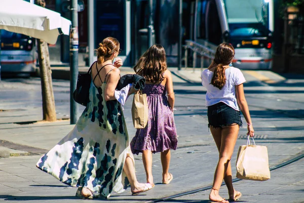 Sevilla Španělsko Září 2021 Chodci Procházející Ulici Během Epidemie Koronaviru — Stock fotografie