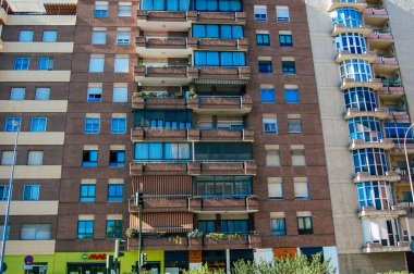 Seville İspanya 4 Eylül 2021 İspanya 'nın güneyinde, sembolik şehir ve Endülüs Bölgesi' nin başkenti Sevilla şehrinde yer alan bina.