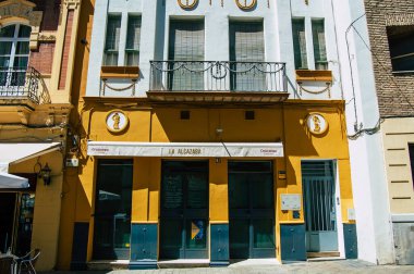 Seville İspanya 4 Eylül 2021 İspanya 'nın güneyinde, sembolik şehir ve Endülüs Bölgesi' nin başkenti Sevilla şehrinde yer alan bina.