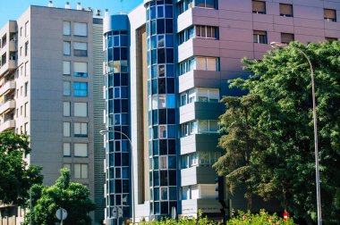 Seville İspanya 4 Eylül 2021 İspanya 'nın güneyinde, sembolik şehir ve Endülüs Bölgesi' nin başkenti Sevilla şehrinde yer alan bina.