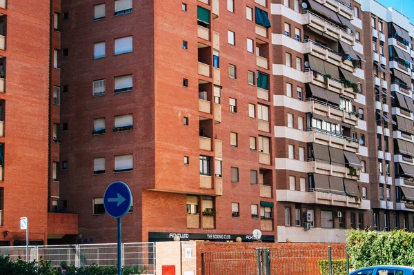 セビリアスペイン2021年9月4日スペイン南部のアンダルシア地方の象徴的な都市と首都セビリアの街に位置する建物 — ストック写真