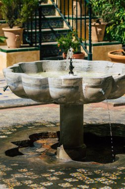 Sevilla İspanya 4 Eylül 2021 Sevilla Alcazar ve bahçeleri Müslüman döneminden kalma güçlendirilmiş bir saray. İspanya 'daki Mudejar mimarisinin en parlak örneği olarak kabul ediliyor.