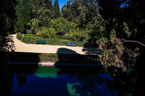 Sewilla Hiszpania Wrzesień 2021 Alkazar Sewilli Jego Ogrody Warownym Pałacem — Zdjęcie stockowe