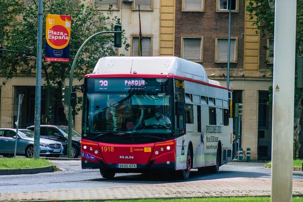 Sevilla Spanje September 2021 Bus Rijdt Door Straten Van Sevilla — Stockfoto