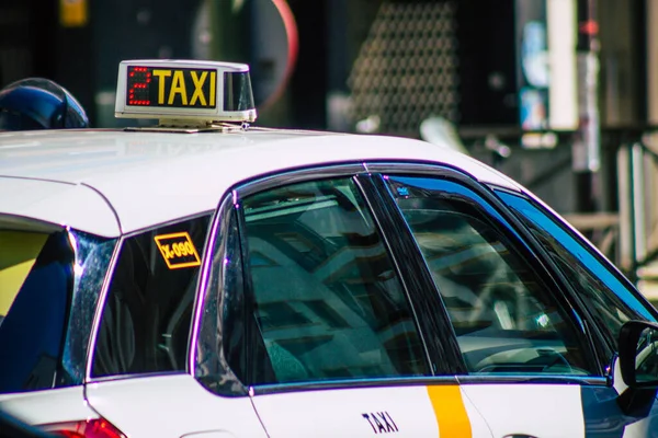 Sevilla Spanien September 2021 Taxi Fahren Durch Die Straßen Von — Stockfoto