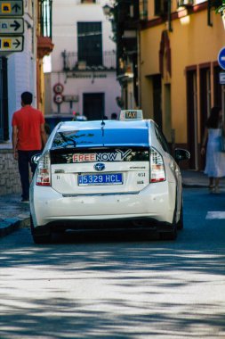 Sevilla İspanya 18 Eylül 2021 Sevilla caddelerinde Coronavirus salgını sırasında İspanya 'ya maske takarak gitmek zorunludur.