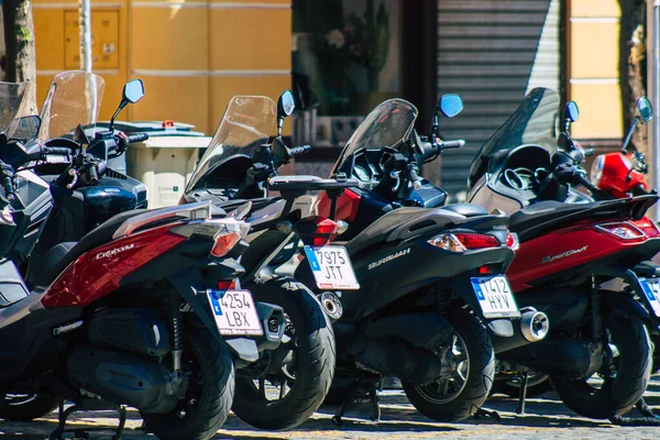 Севілья Іспанія Вересня 2021 Року Мотоцикли Припарковані Вулицях Севільї Емблематичному — стокове фото