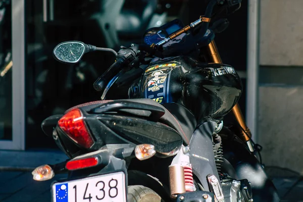 Seville Spain September 2021 Motorcycles Parked Streets Seville Emblematic City — Stock Photo, Image