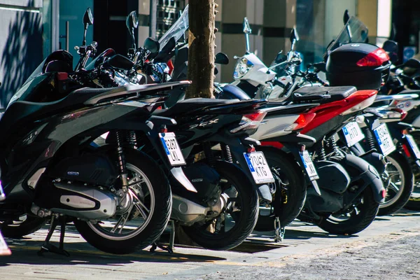 Sevilha Espanha Setembro 2021 Motos Estacionadas Nas Ruas Sevilha Uma — Fotografia de Stock