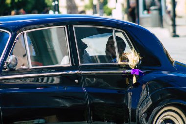 Sevilla İspanya 18 Eylül 2021 Sevilla caddelerinde trafik sıkışıklığı, sembolik bir şehir ve Endülüs Bölgesi 'nin başkenti, İspanya' nın güneyinde