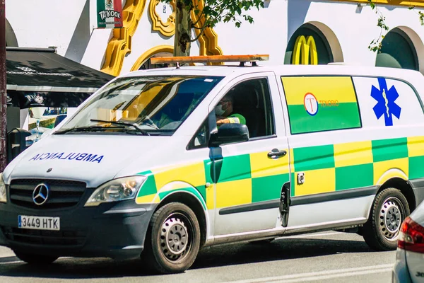 Sevilla Spanien September 2021 Ambulans Körning Genom Gatorna Sevilla Coronavirus — Stockfoto