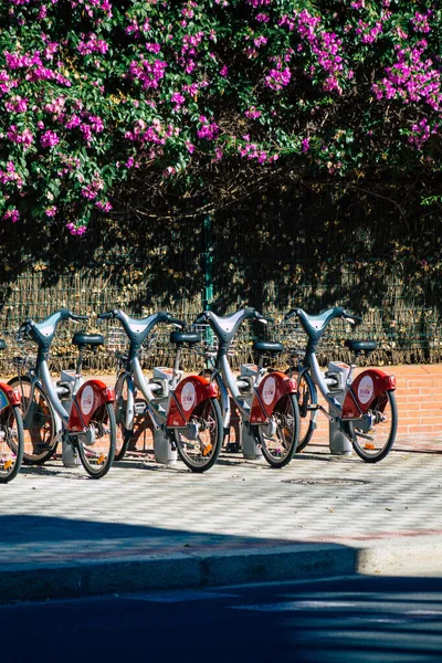 Севилья Испания Сентябрь 2021 Доступные Велосипеды Напрокат Короткое Время Правило — стоковое фото