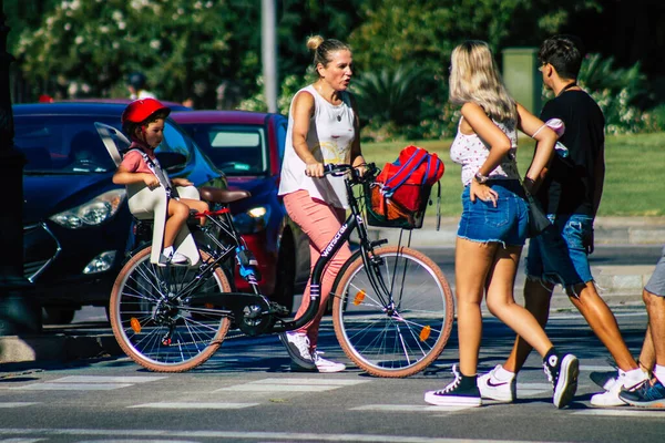 Sevilla España Septiembre 2021 Los Peatones Caminan Por Calle Durante — Foto de Stock