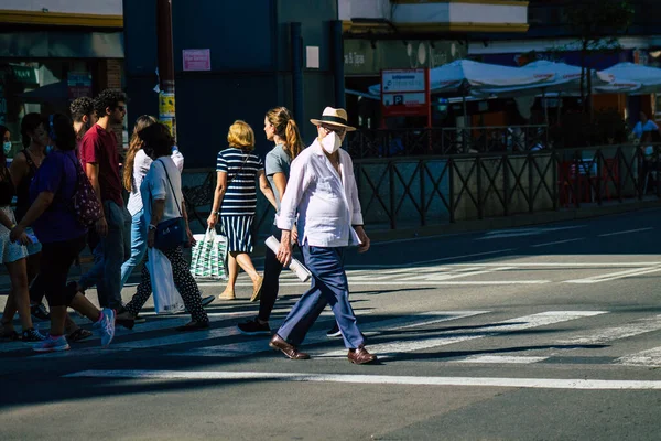 Sevilla España Septiembre 2021 Los Peatones Caminan Por Calle Durante — Foto de Stock