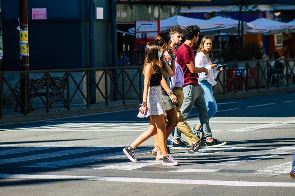 Sevilla España Septiembre 2021 Los Peatones Caminan Por Calle Durante — Foto de Stock