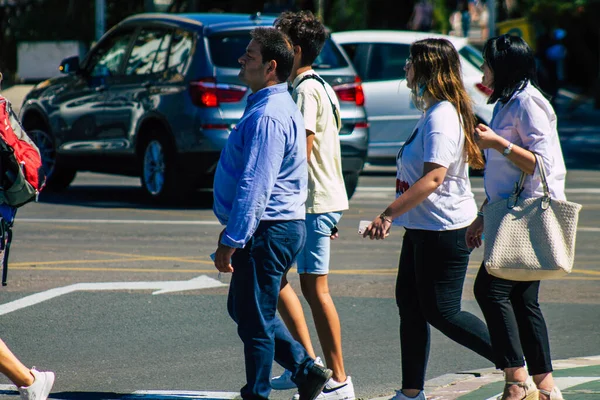Севилья Испания Сентября 2021 Года Пешеходы Идущие Улице Время Вспышки — стоковое фото