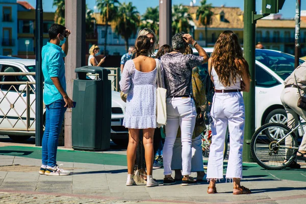 Sevilla España Septiembre 2021 Los Peatones Caminan Por Calle Durante —  Fotos de Stock