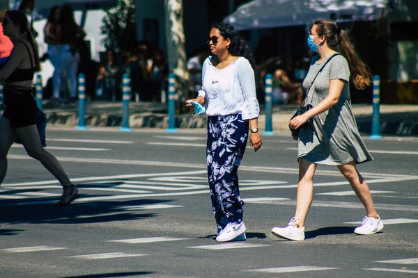 Sevilla Španělsko Září 2021 Chodci Procházející Ulici Během Epidemie Koronaviru — Stock fotografie