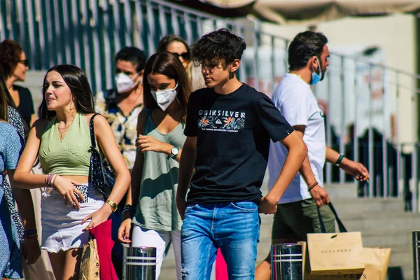 Sevilla España Septiembre 2021 Los Peatones Caminan Por Calle Durante — Foto de Stock