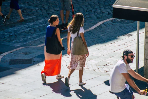 Sevilha Espanha Setembro 2021 Pedestres Andando Rua Durante Surto Coronavírus — Fotografia de Stock