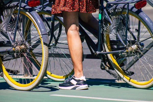 Sevilla Spanien September 2021 Människor Rullande Med Cykel Gatorna Sevilla — Stockfoto