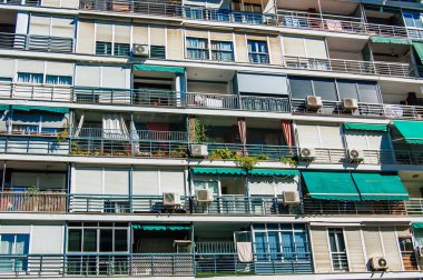 Seville İspanya 18 Eylül 2021 İspanya 'nın güneyinde, sembolik şehir ve Endülüs Bölgesi' nin başkenti Sevilla şehrinde yer alan bina.