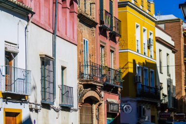 Seville İspanya 18 Eylül 2021 İspanya 'nın güneyinde, sembolik şehir ve Endülüs Bölgesi' nin başkenti Sevilla şehrinde yer alan bina.