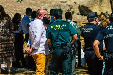 Carmona İspanya 26 Eylül 2021 İspanya Coronavirus salgını sırasında Carmona sokaklarında devriye gezen yerel polis merkezi.