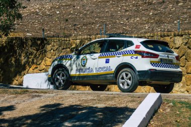 Carmona İspanya 26 Eylül 2021 Coronavirus salgını sırasında İspanya 'da devriye gezen yerel polis arabası
