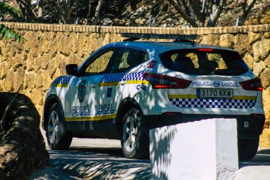 Carmona İspanya 26 Eylül 2021 Coronavirus salgını sırasında İspanya 'da devriye gezen yerel polis arabası