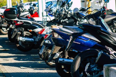 Seville İspanya 22 Eylül 2021 Sevilla, sembolik bir şehir ve Endülüs Bölgesi 'nin başkenti Sevilla caddelerine parketti.