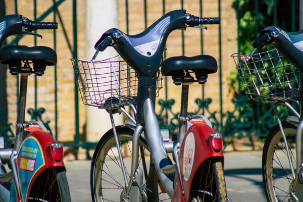 Sevilla España Septiembre 2021 Bicicletas Accesibles Para Alquilar Por Cortos —  Fotos de Stock