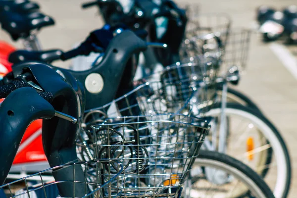 Sevilla España Septiembre 2021 Bicicletas Accesibles Para Alquilar Por Cortos — Foto de Stock